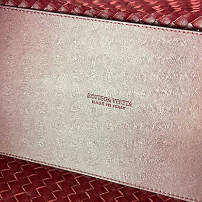 BOTTEGA VENETA LARGE CABAT 51 IN BURGUNDY RED LAMBSKIN