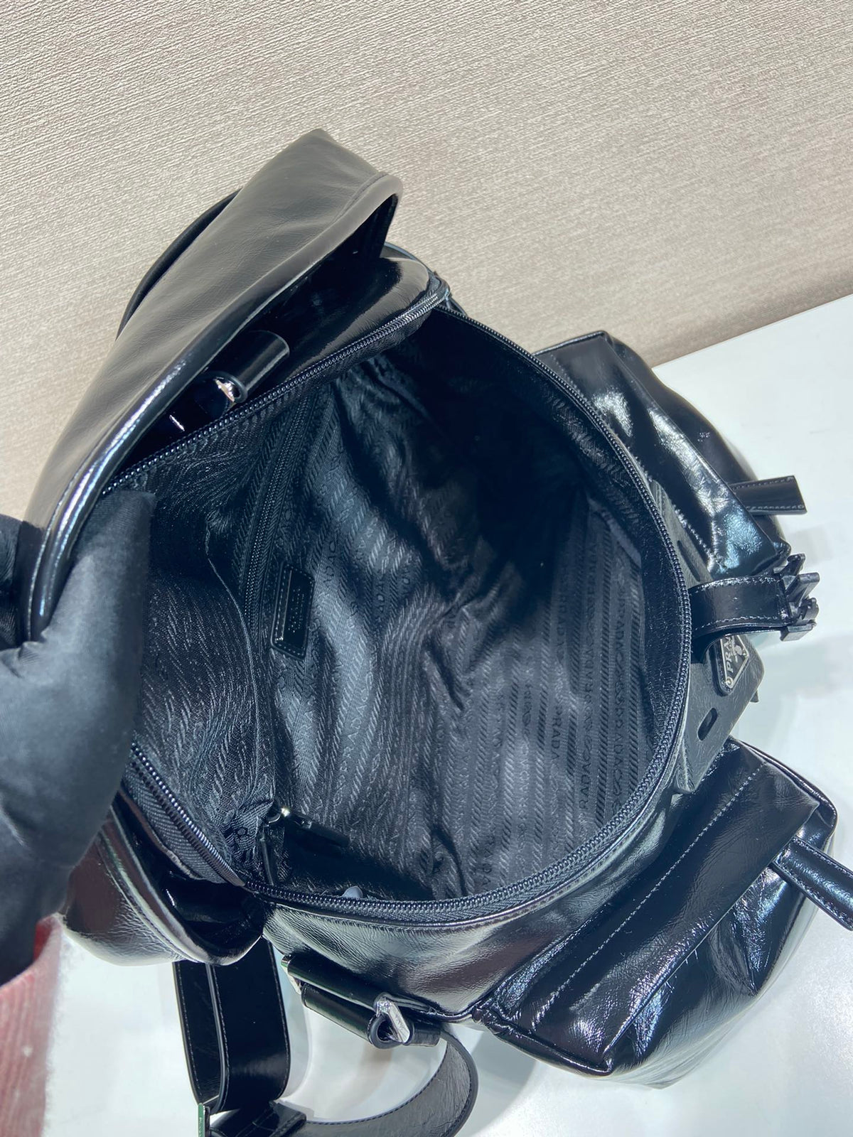 PRADA CROSSBODY BAG 29 IN BLACK OIL WAX LAMBSKIN