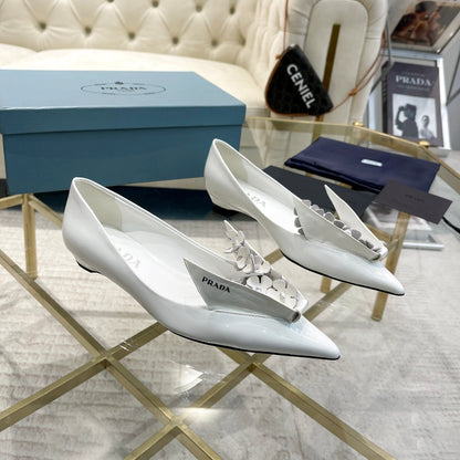 PRADA BALLET FLATS ATTACHED CREATIVE FLOWERS IN WHITE PATENT CALFSKIN