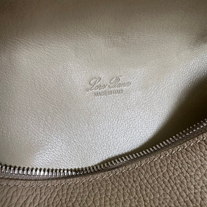 LORO PIANA EXTRA POCKET L19 IN DESERT BROWN GRAINED CALFSKIN WITH SILVER HARDWARE