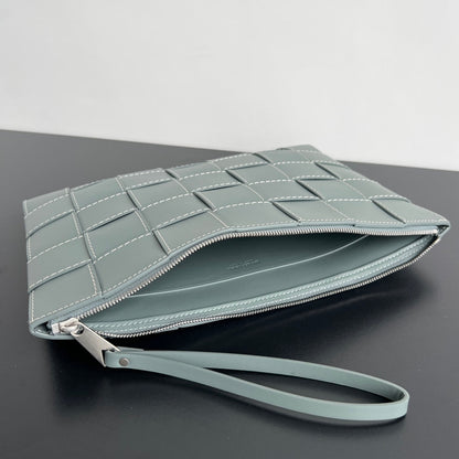 BOTTEGA VENETA LARGE CASSETTE POUCH 35 IN GUNSMOKE CALFSKIN