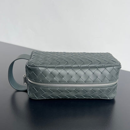 BOTTEGA VENETA INTRECCIATO CLUTCH 26 IN CORDUROY GRAY CALFSKIN