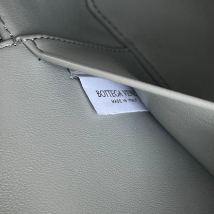 BOTTEGA VENETA BANG BANG 22 VANITY CASE IN GREY COIN CALFSKIN