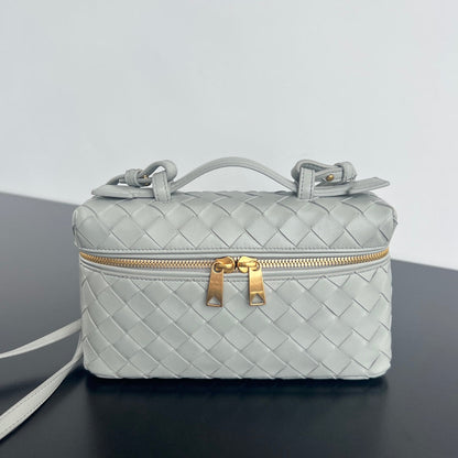 BOTTEGA VENETA BANG BANG 22 VANITY CASE IN GREY COIN CALFSKIN