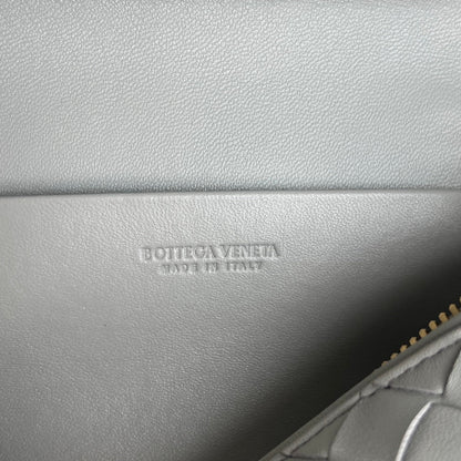 BOTTEGA VENETA BANG BANG 22 VANITY CASE IN GREY COIN CALFSKIN
