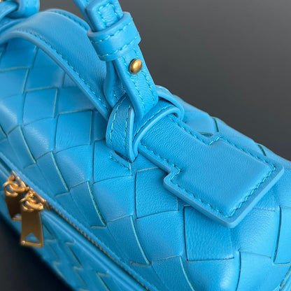 BOTTEGA VENETA BANG BANG 22 VANITY CASE IN CERULEAN BLUE CALFSKIN