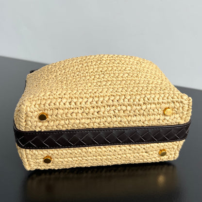 BOTTEGA VENETA MINI WALLACE 20 BAG IN NATURAL RAFFIA CROCHET