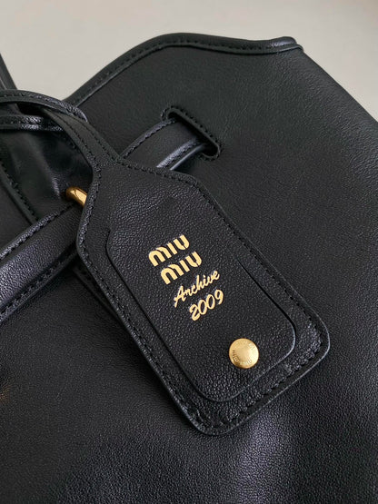 MIU MIU LARGE HANDBAG 40 IN BLACK CALFSKIN