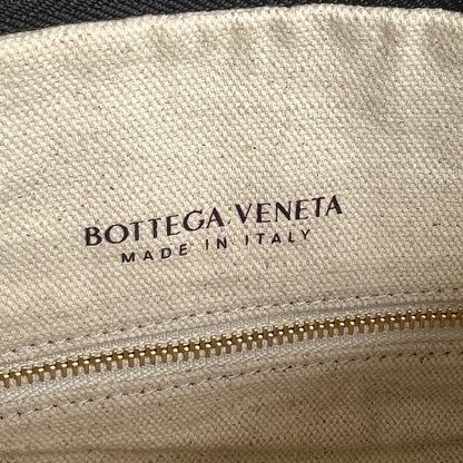 BOTTEGA VENETA GEMELLI SHOULDER BAG 36 IN BEIGE RAFFIA AND BLACK LAMBSKIN