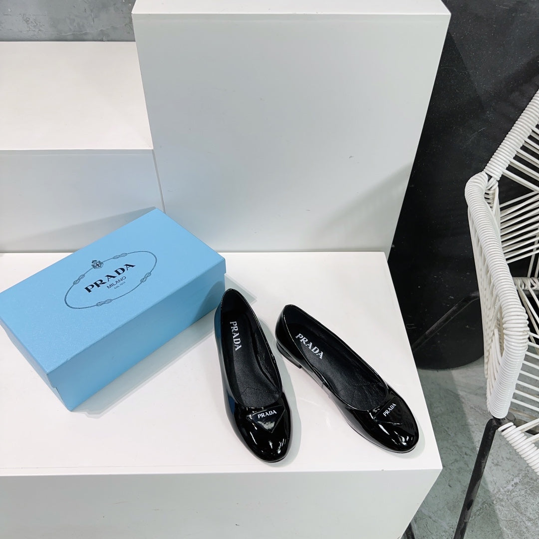 PRADA BASIC PATENT BALLET FLATS BLACK CALFSKIN