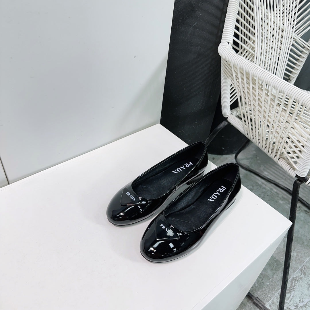 PRADA BASIC PATENT BALLET FLATS BLACK CALFSKIN