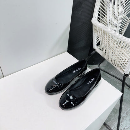 PRADA BASIC PATENT BALLET FLATS BLACK CALFSKIN