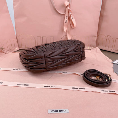 MIU MIU WANDER HANDBAG 23 IN CHESTNUT BROWN LAMBSKIN