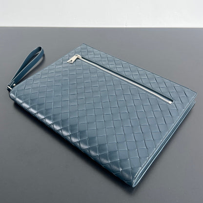 BOTTEGA VENETA INTRECCIATO CLUTCH 32 IN PICKLED BLUEWOOD SOFT CALFSKIN