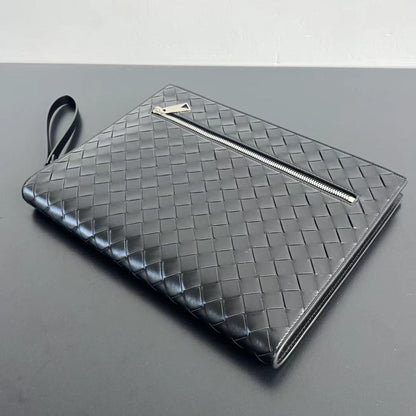 BOTTEGA VENETA INTRECCIATO CLUTCH 32 IN BLACK SOFT CALFSKIN