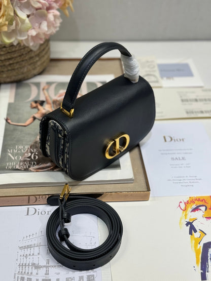 DIOR SMALL 19 MONTAIGNE AVENUE TOP HANDLE BAG BLUE  OBLIQUE JACQUARD AND BLACK SMOOTH CALFSKIN 221158