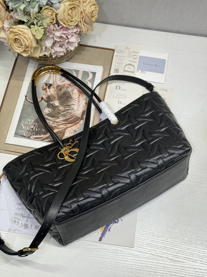 DIOR LARGE 41 TOUJOURS BAG IN BLACK MACROCANNAGE LAMBSKIN