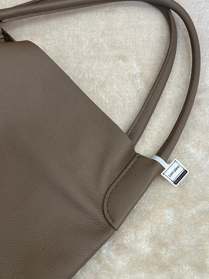LORO PIANA BALE HOBO EXTRA LARGE 40 BAG IN MEDIUM BROWN CALFSKIN