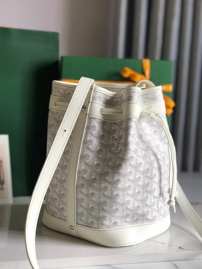 GOYARD PETIT FLOT BUCKET BAG 22 IN WHITE GOYARDINE CANVAS AND LAMBSKIN TRIM