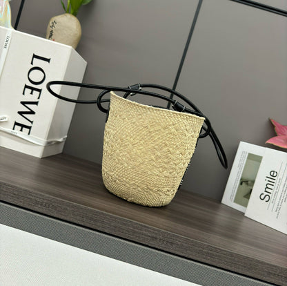 LOEWE LOE ANAGRAM BASKET RAFFIA BLACK