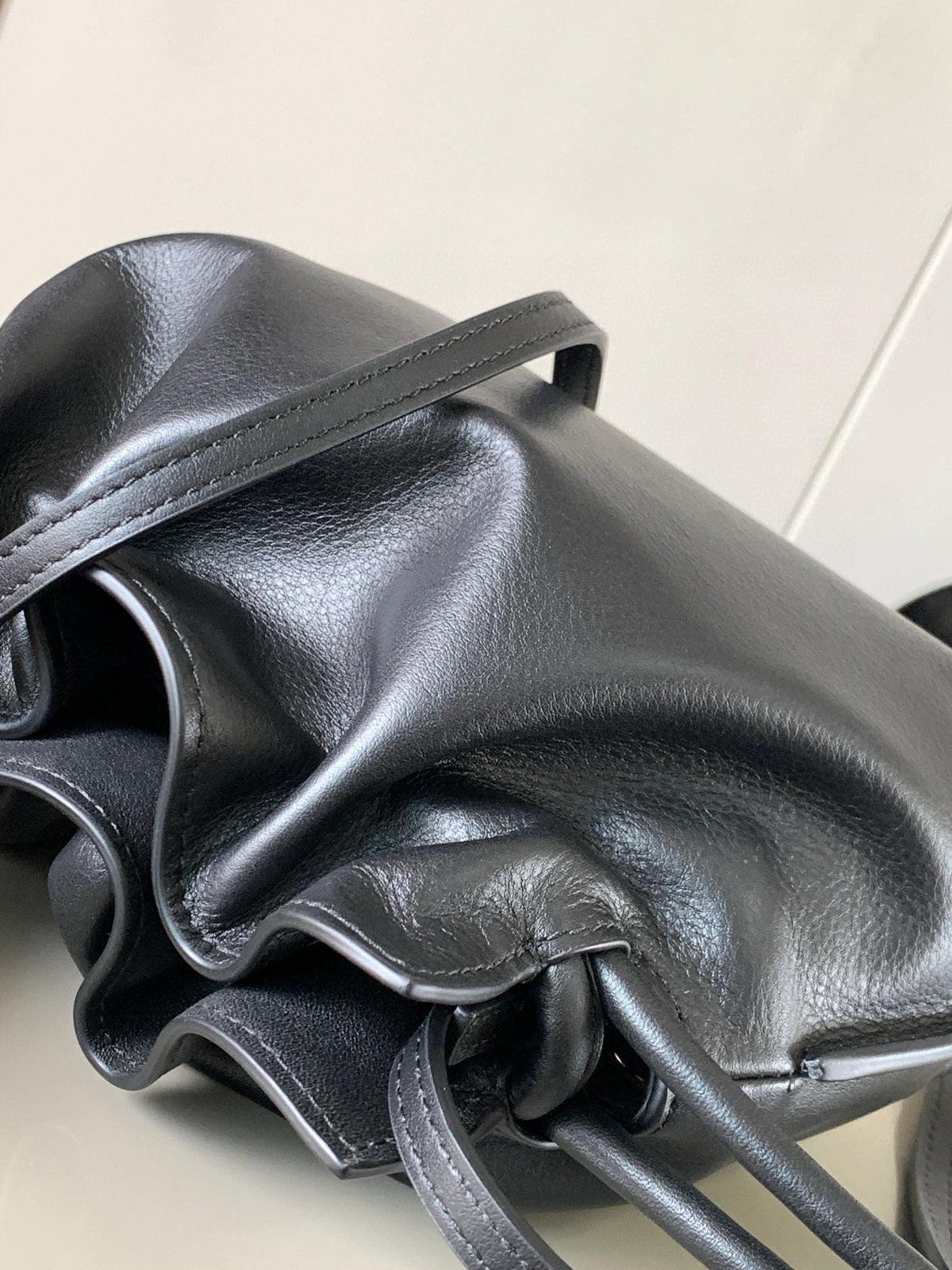 LOEWE LOE MEDIUM 30 FLAMENCO KNOT IN BLACK LAMBSKIN