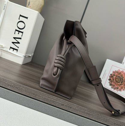 LOEWE LOE 30 FLAMENCO PURSE BUCKET IN CHESTNUT BROWN CALFSKIN