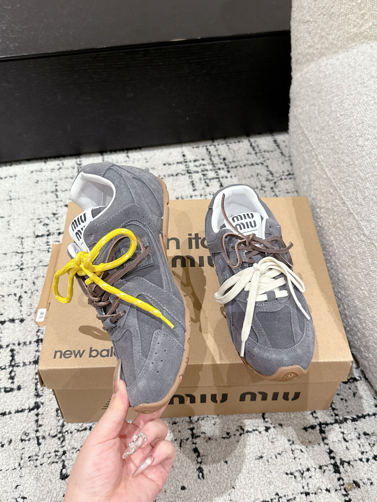 MM x NB SNEAKER IN GREY SUEDE