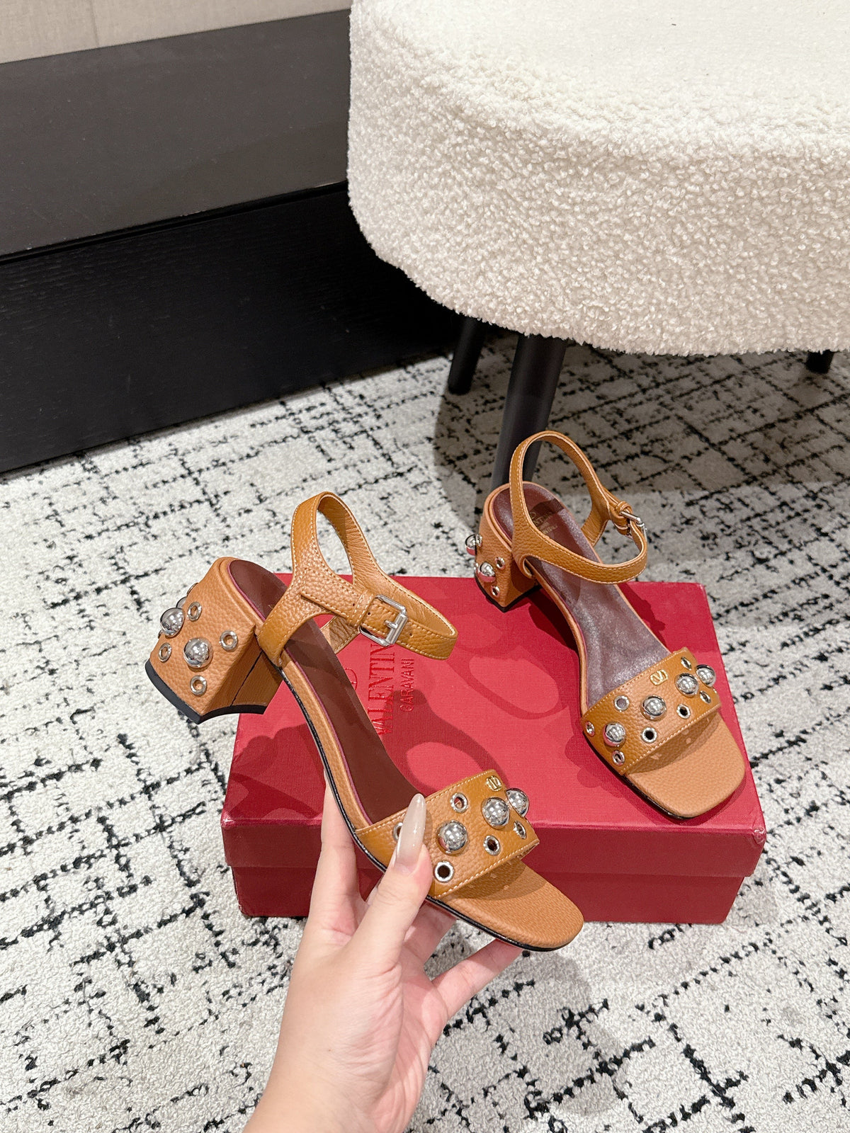 VLTN STUDDED BLOCK HEEL SANDALS 25S 60 MM IN BROWN LAMBSKIN