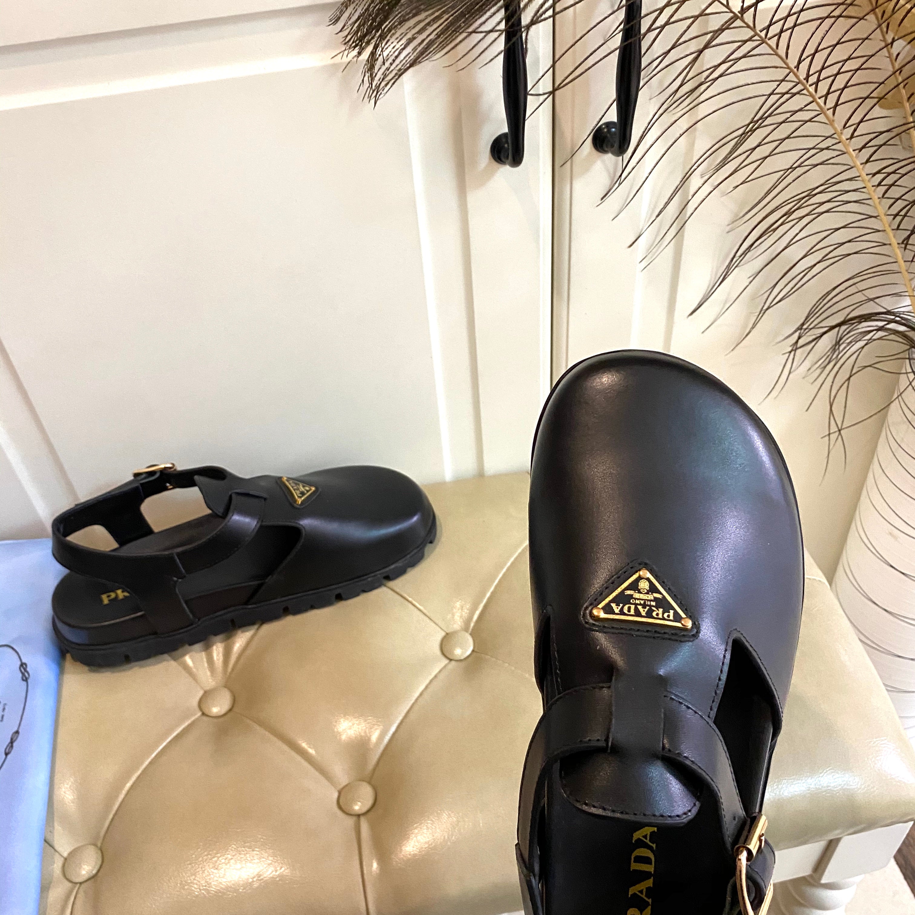 PRADA RUBBER SOLE SANLS IN BLACK SMOOTH LAMBSKIN