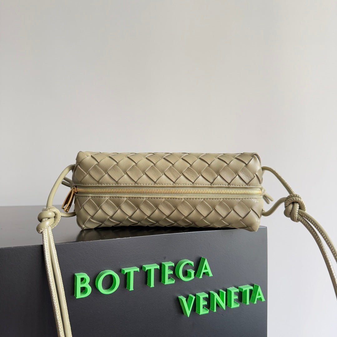 BOTTEGA VENETA MINI LOOP CAMERA BAG 22 IN BEIGE CALFSKIN
