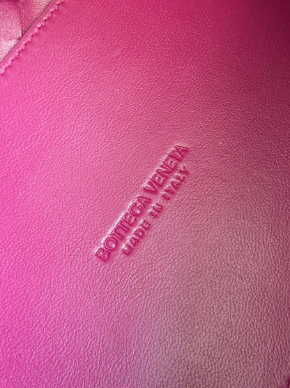 BOTTEGA VENETA 25S SMALL PARACHUTE 29 IN RASPBERRY PINK CALFSKIN GOLD HARDWARE
