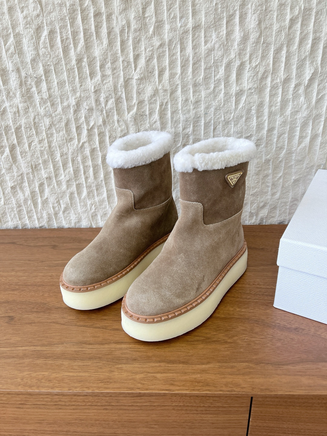 PRADA 25S ANKLE BOOTS 40 MM IN TAUPE BROWN SUEDE SHEARLING-LINED
