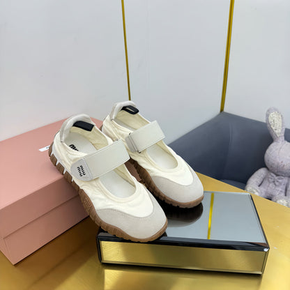 BALLERINAS SHOES IN OFF WHITE TYRE TECHNICAL FABRIC AND GREY SUEDE