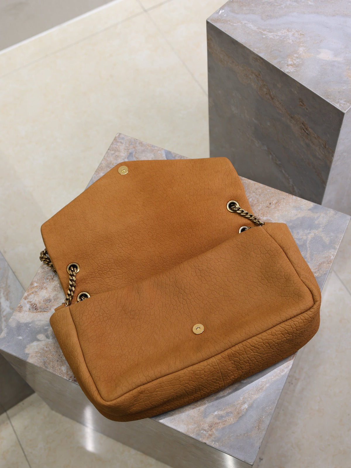 SAINT LAURENT YSL 25S CALYPSO GM 38 IN BURNT ORANGE GRAINED CALFSKIN GOLD HARDWARE
