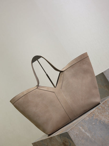 SAINT LAURENT YSL 25S Y MAXI TOTE 50 IN DRY GRAIN SUEDE GOLD HARDWARE