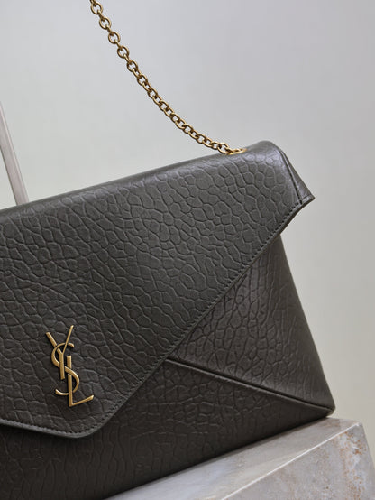 SAINT LAURENT YSL 25S CASSANDRE ENVELOPE MESSENGER 35 IN LIGHT MUSK LAMBSKIN GOLD HARDWRE