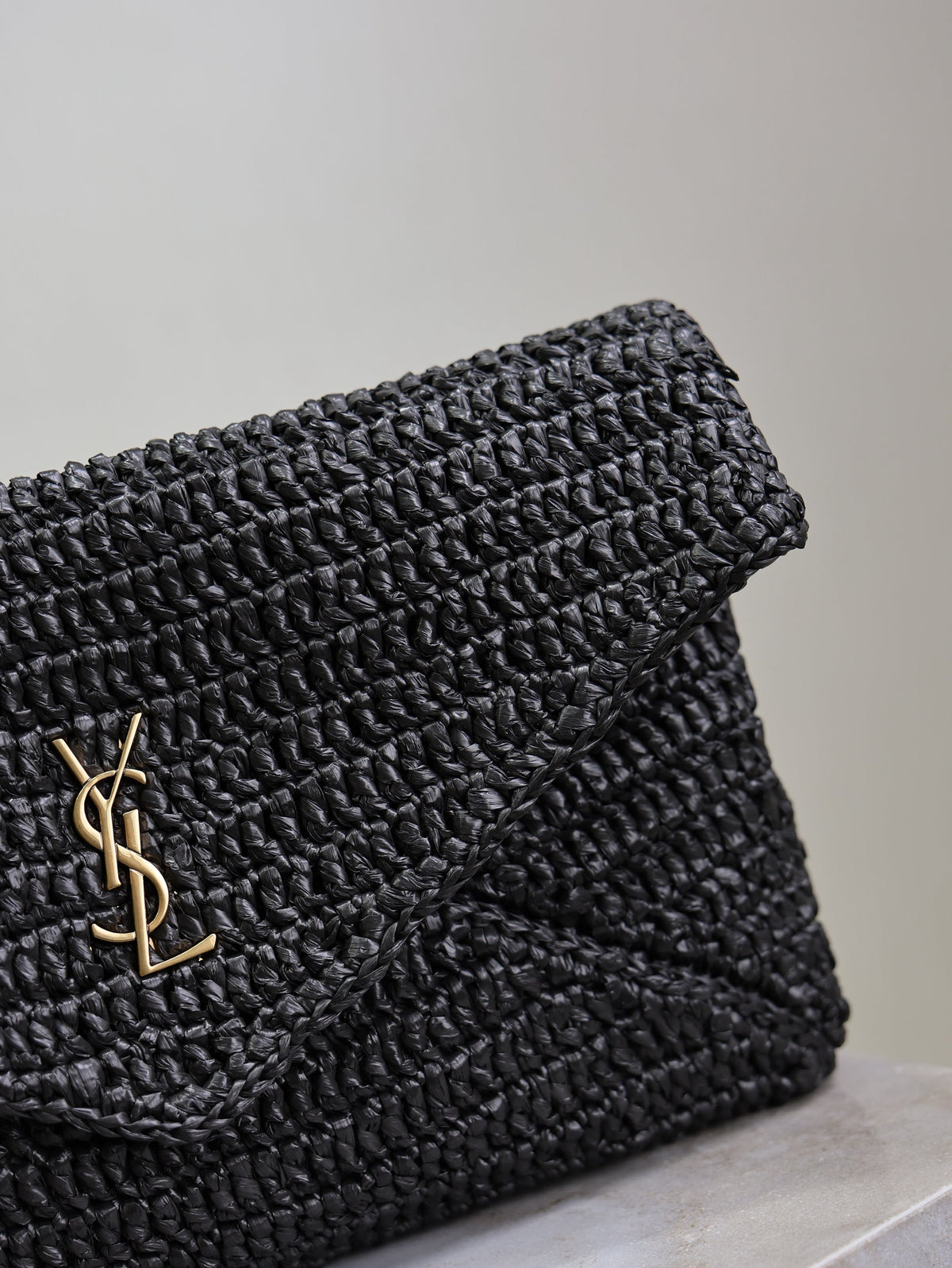 SAINT LAURENT YSL 25S CASSANDRE LARGE ENVELOPE POUCH 29 IN BLACK RAFFIA GOLD HARDWRE