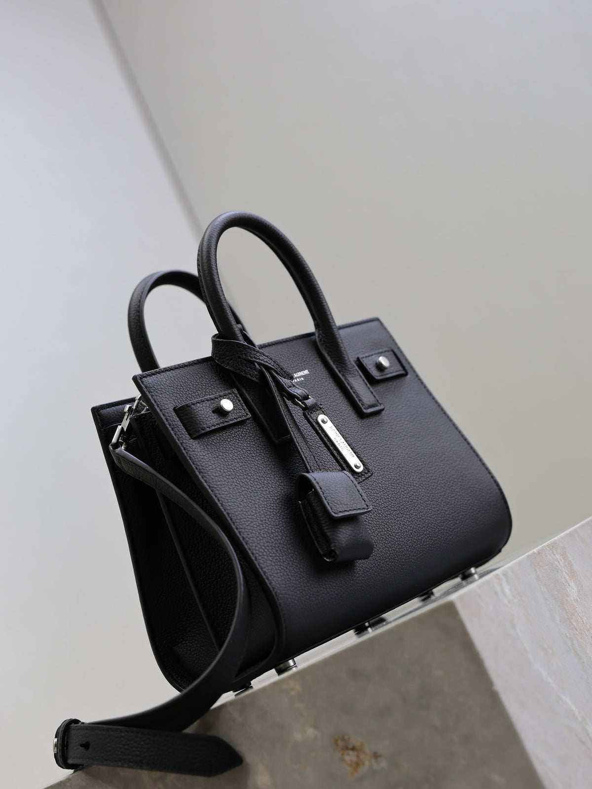 SAINT LAURENT YSL 25S SAC DE JOUR 22 IN BLACK GRAINED CALFSKIN SILVER HARDWRE