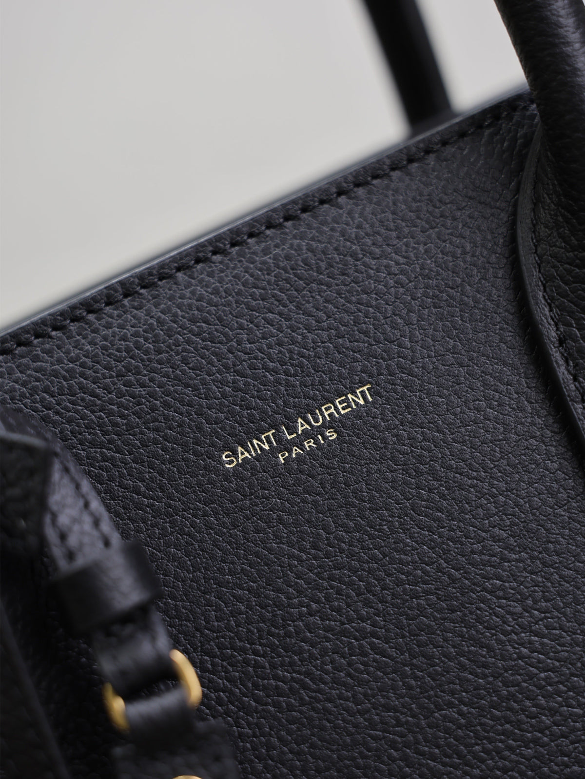 SAINT LAURENT YSL 25S SAC DE JOUR GM 32 IN BLACK SUPPLE GRAINED CALFSKIN GOLD HARDWRE