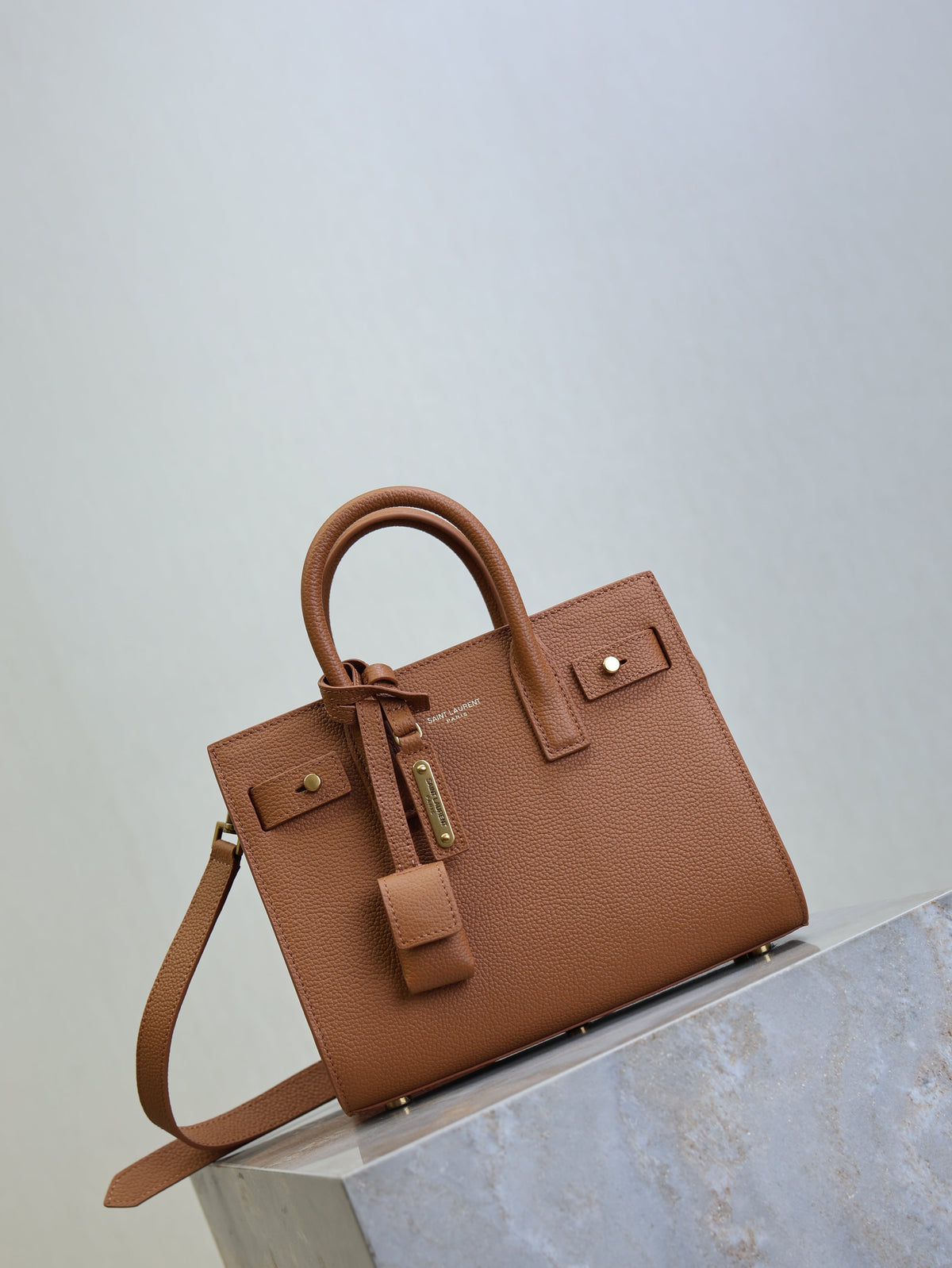 SAINT LAURENT YSL 25S SAC DE JOUR MM 26 IN CHESTNUT BROWN SUPPLE GRAINED CALFSKIN