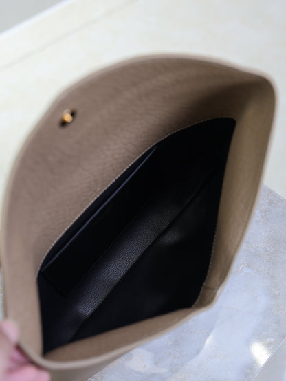 SAINT LAURENT YSL 25S CASSANDRE LARGE ENVELOPE POUCH 29 IN DARK TAUPE CALFSKIN GOLD HARDWARE