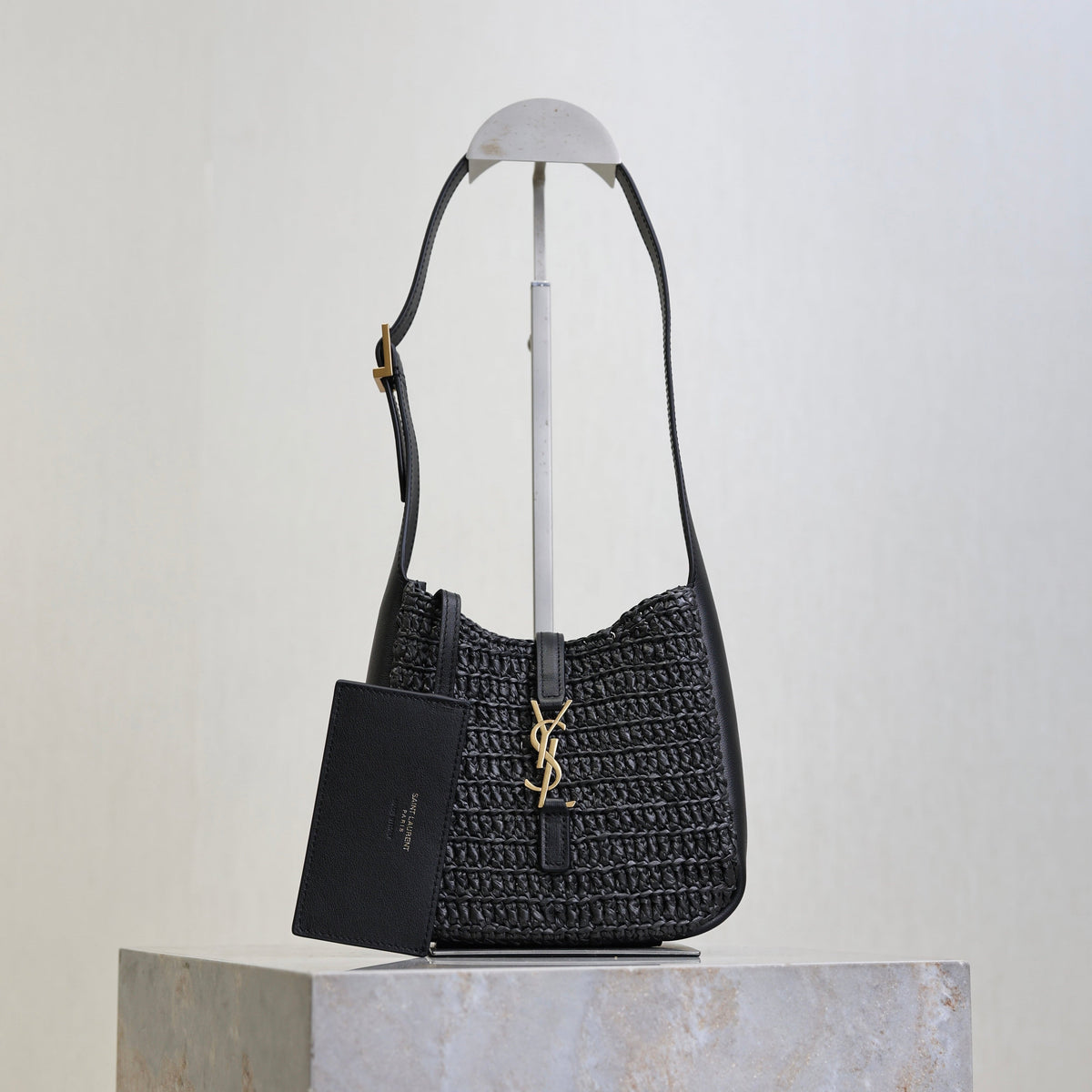 SAINT LAURENT YSL 25S LE 5 À 7 SUPPLE SMALL 16 IN BLACK RAFFIA AND LEATHER GOLD HARDWARE