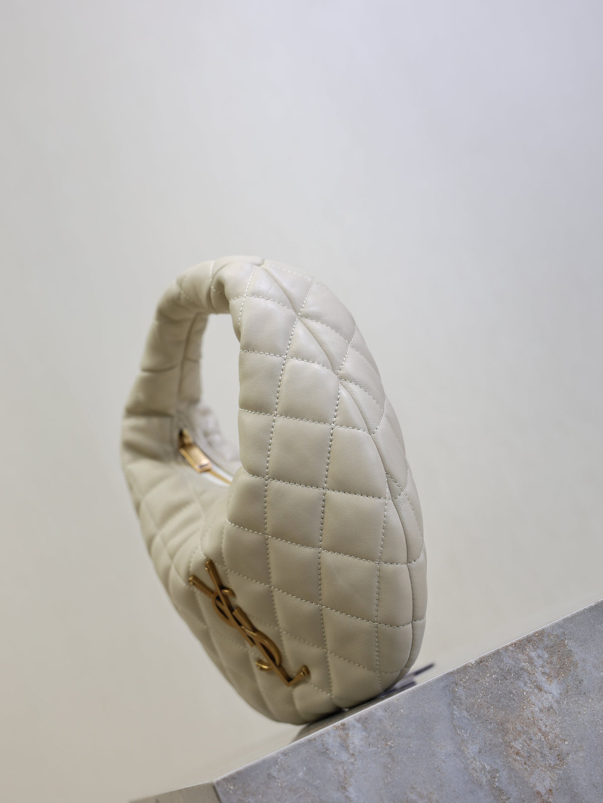 SAINT LAURENT YSL 25S ICARINO 17 IN WHITE QUILTED CALFSKIN GOLD HARDWARE