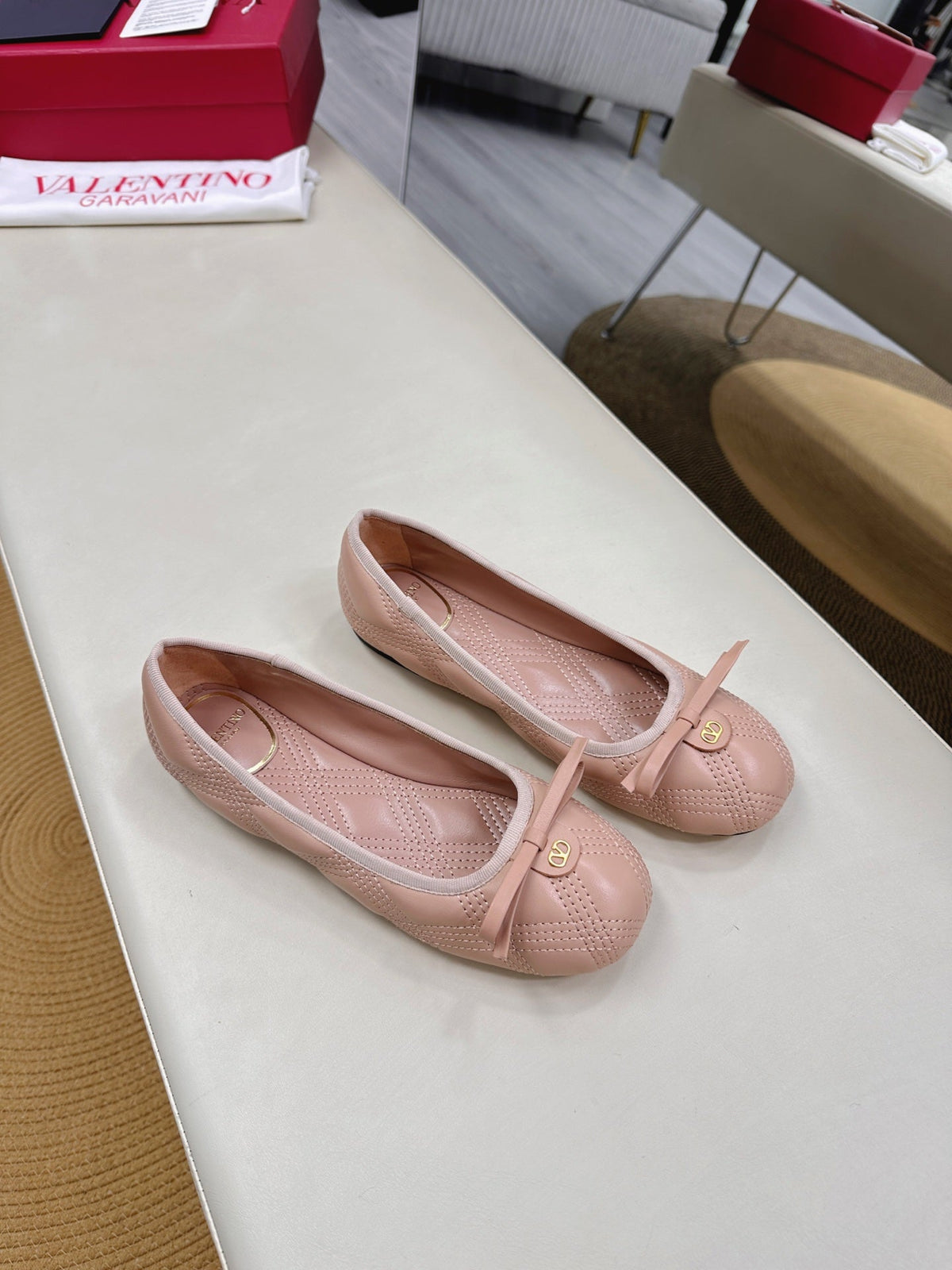 VLTN CLASSIC BALLET FLATS 25S IN NUDE PINK CALFSKIN WITH BOW