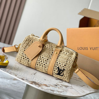 LOUIS VUITTON KEEPALL BANDOULIÈRE 25 IN BEIGE CROCHETED RAFFIA AND CALFSKIN TRIM