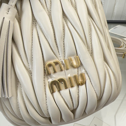 MIU MIU MATELASSÉ SMALL HANDBAG 17 IN WHITE LAMBSKIN