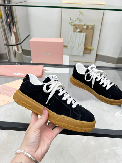 ECRU SNEAKERS IN BLACK SUEDE