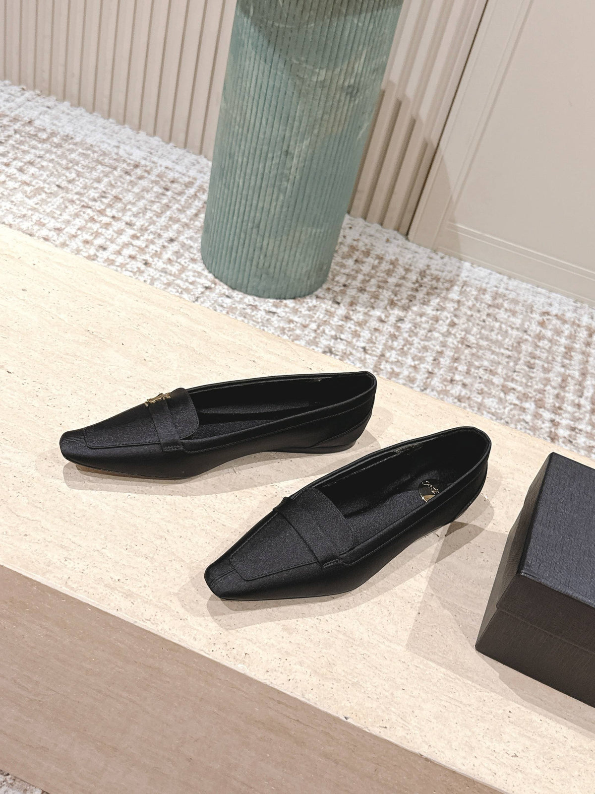YSL 25S SAINT LAURENT POPPY BALLET FLATS IN BLACK SILK