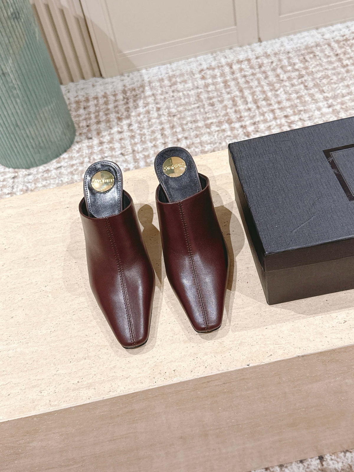YSL 25S JILL MULES IN BURGUNDY SMOOTH CALFSKIN