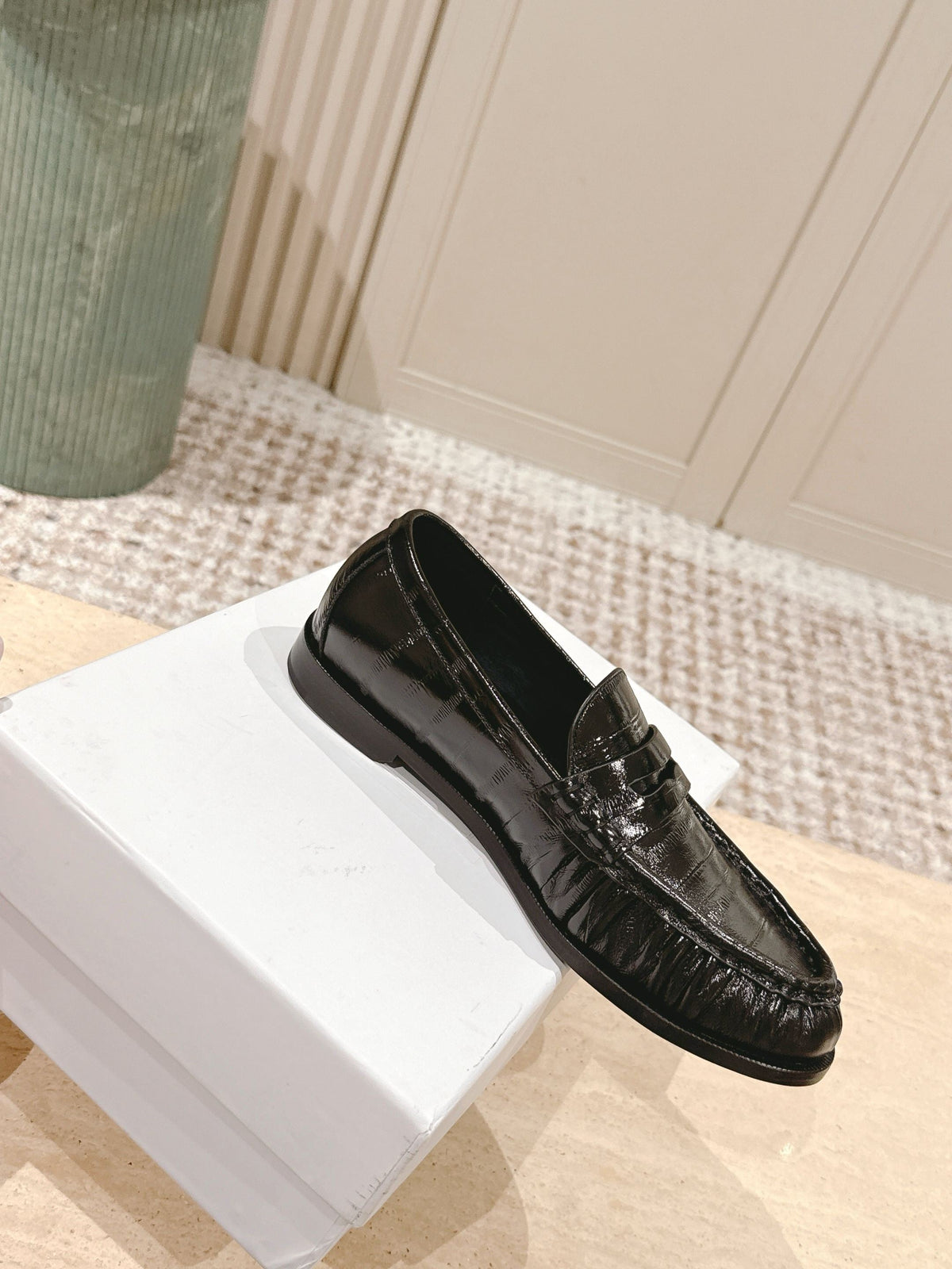 YSL 25S SAINT LAURENT LOAFERS IN BLACK GLOSSY CALFSKIN WITH SMALL LOGO